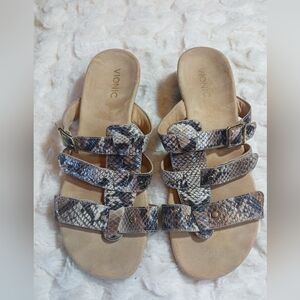 Vionic Radia Wedge Sandals Orthotic Snake Print Adjustable Triple Strap Size 10